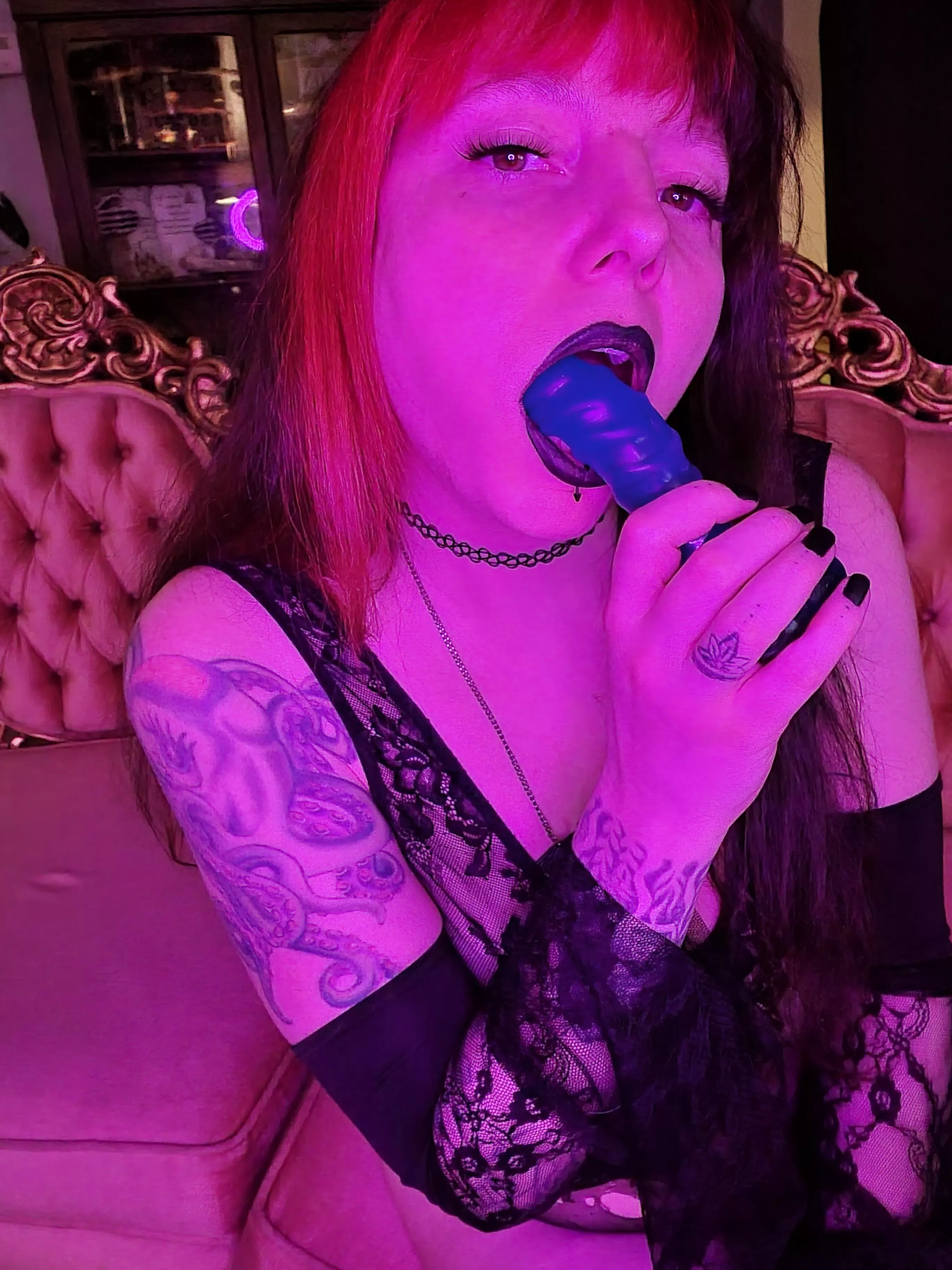 Bratty goth who SQUIRTS ðŸ’¦ MY VIP PAGE IS CURRENTLY FREE ðŸ’‹ Instant access to 500+ pics/vids, no ads or PPV! ðŸ¥µ Free dick rate! Link in comments!