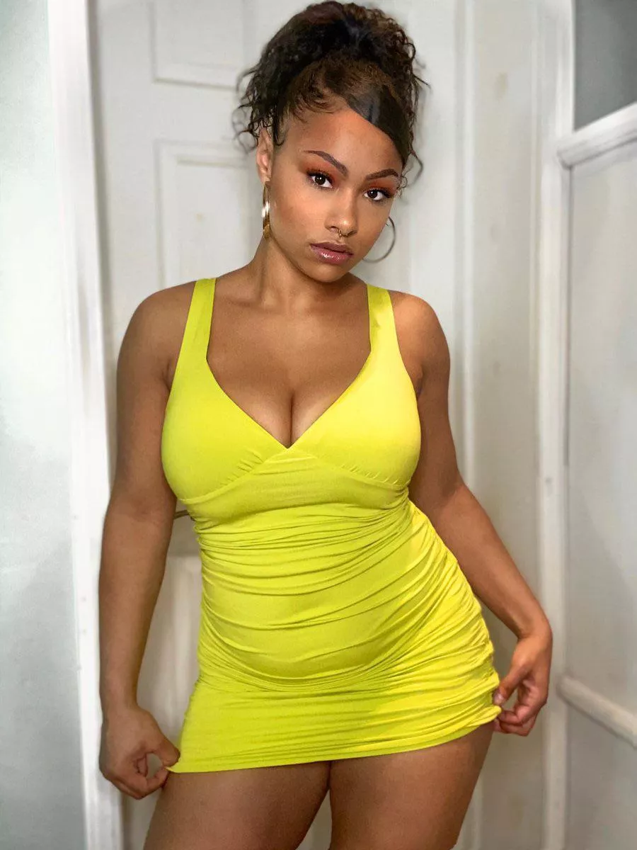 Busty ebony teen