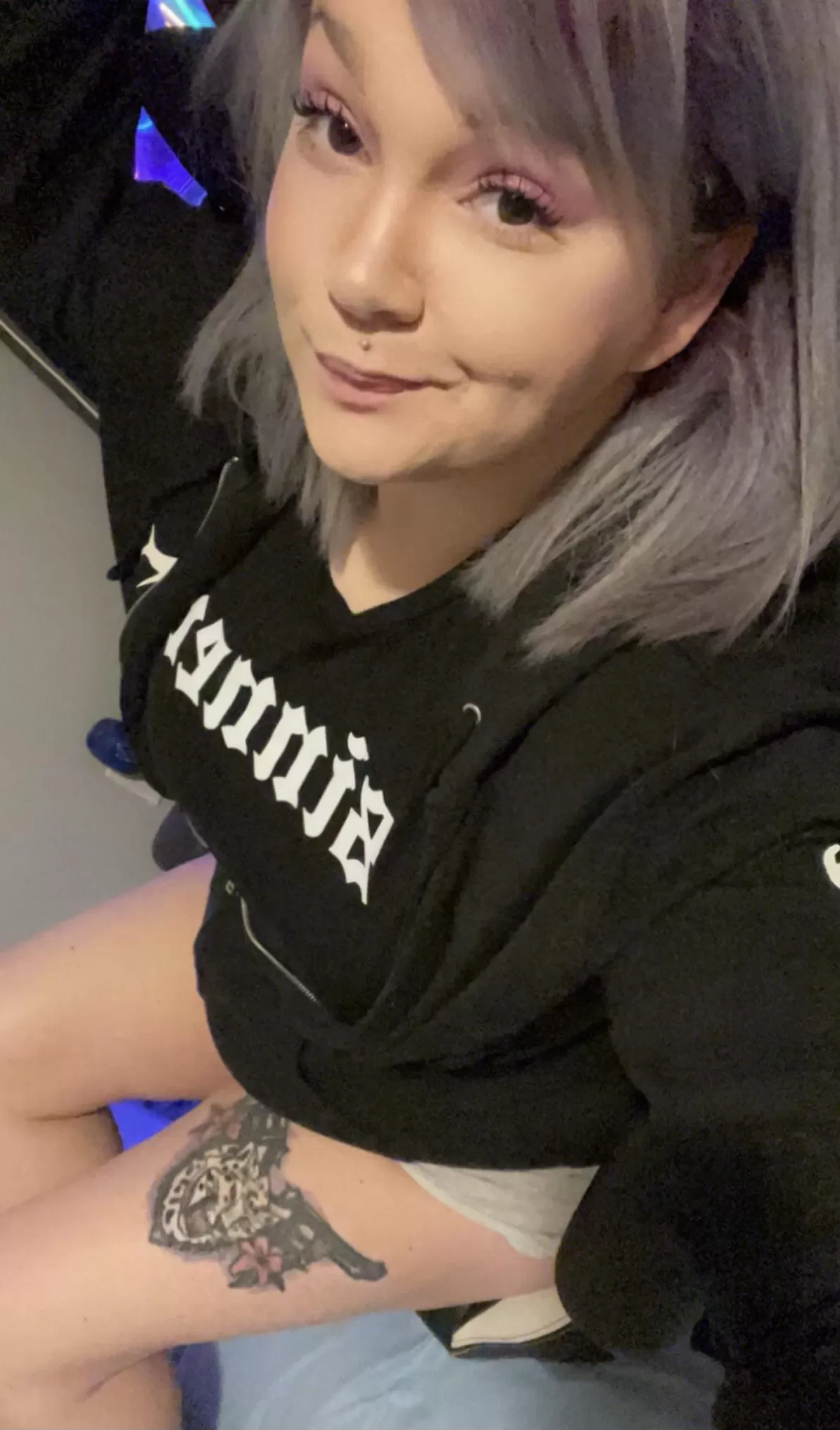 Can a gamer mom fully clothed get some love?!