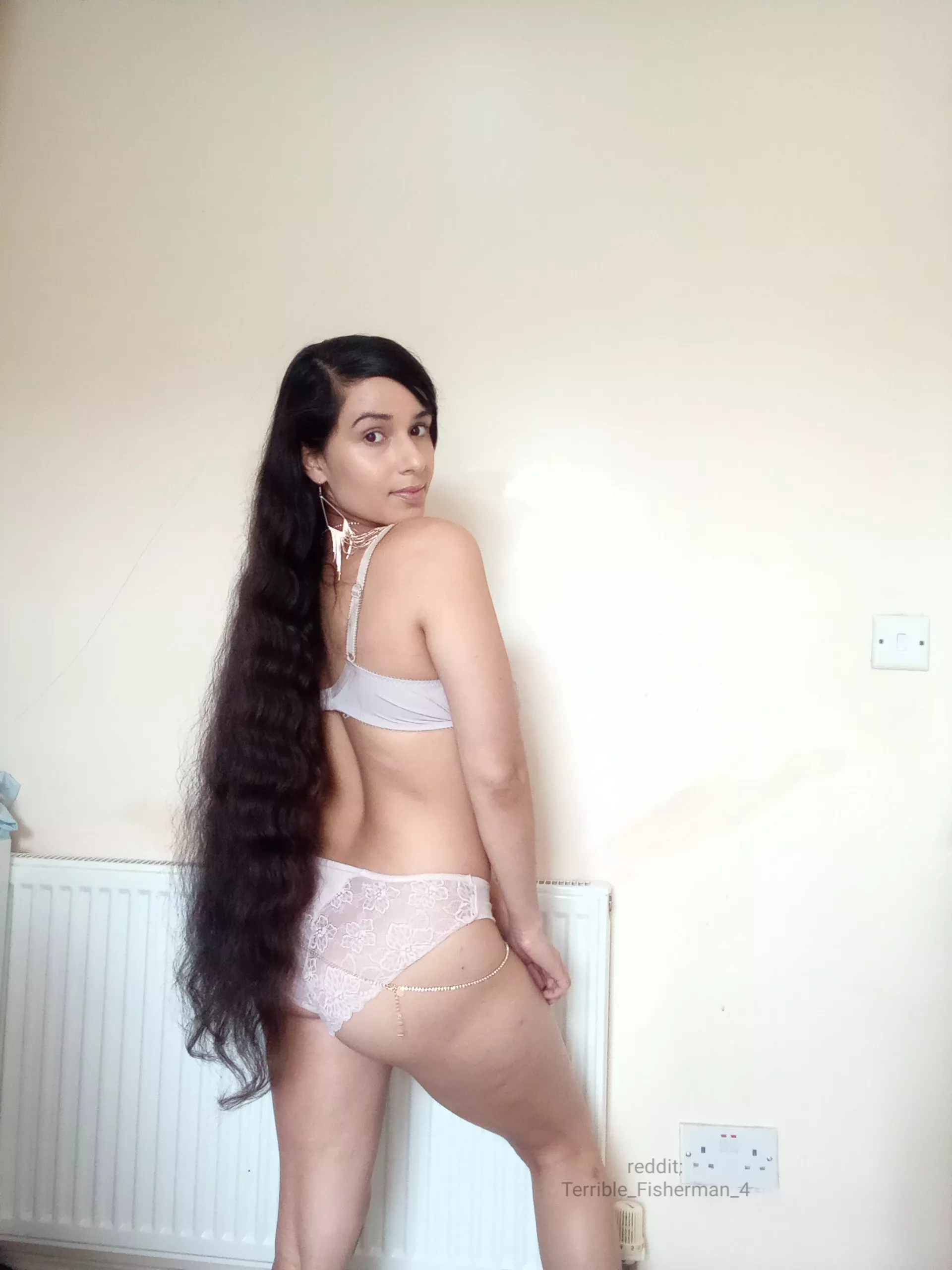 Can I be your 4'11 srilankan fuckdoll? ðŸ¤—ðŸ’•âœ¨