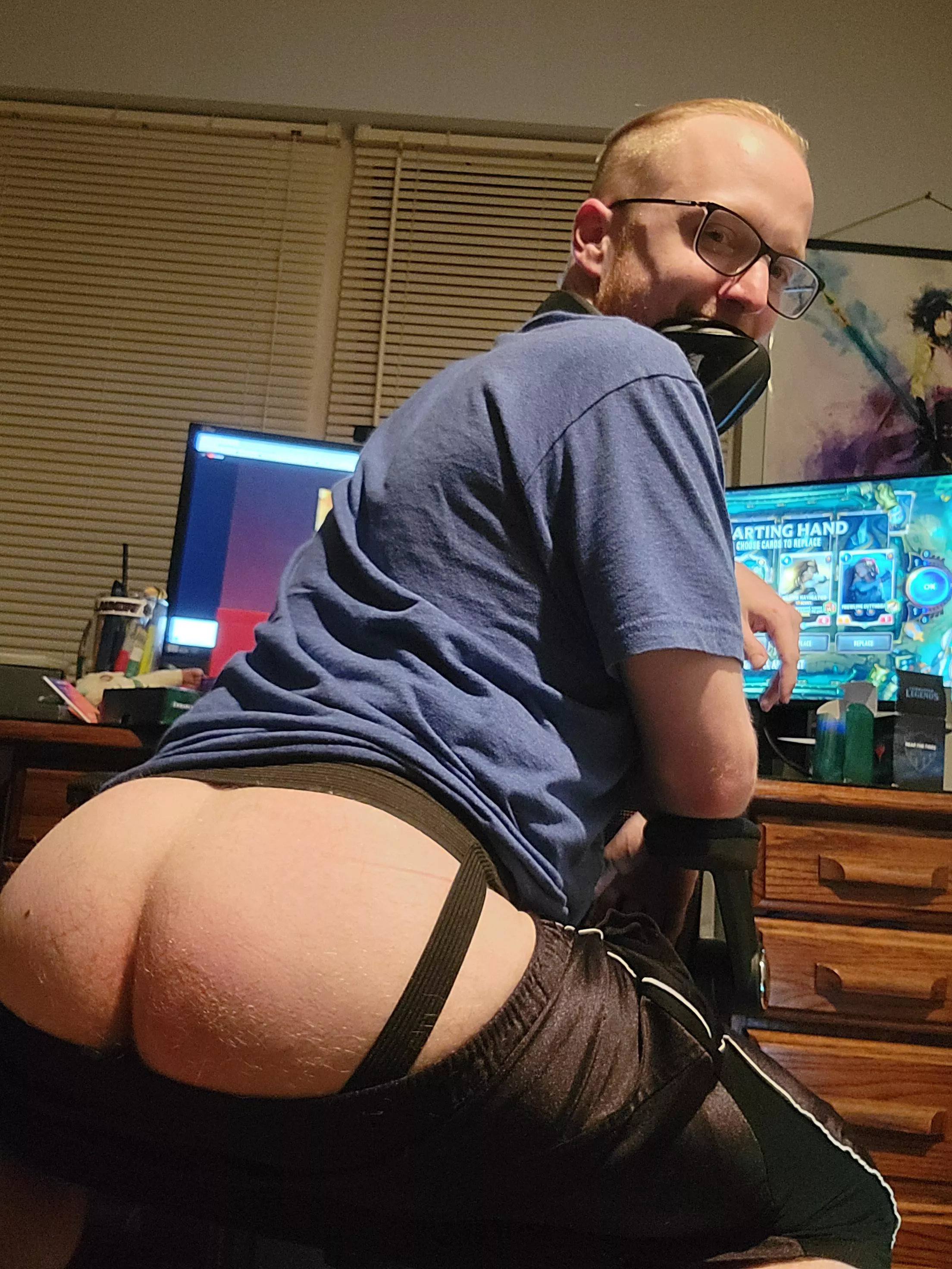 Can I get a backseat gaymer to help me with the new campaign in LoR? ðŸ˜‹ðŸ‘