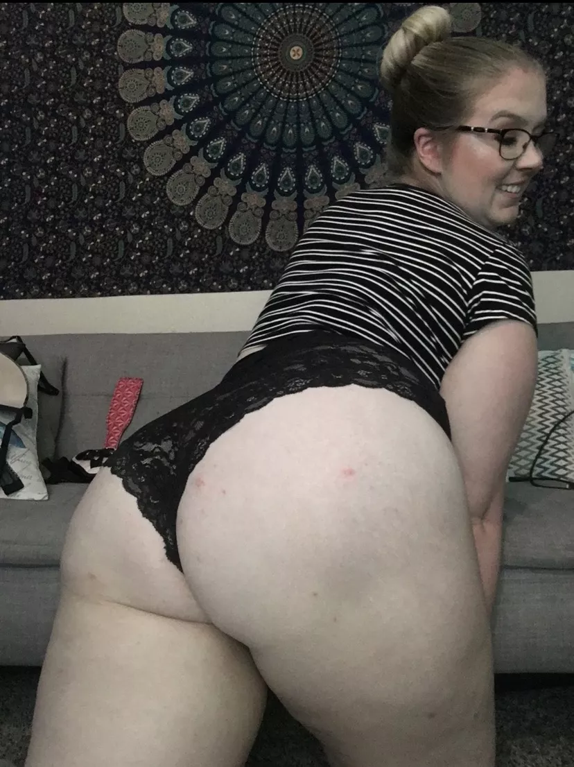 Can I put my ass in your face? 😘💦