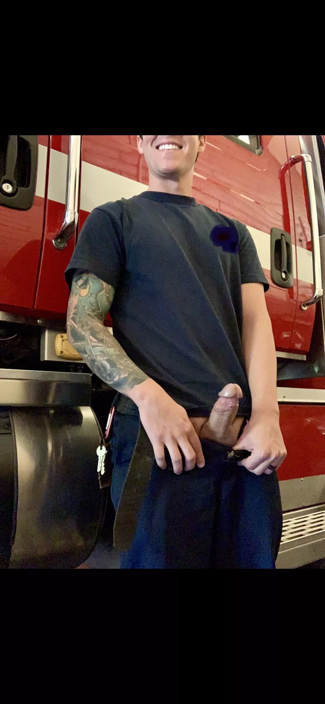 Can I put out your fire with this hose? 👨‍🚒