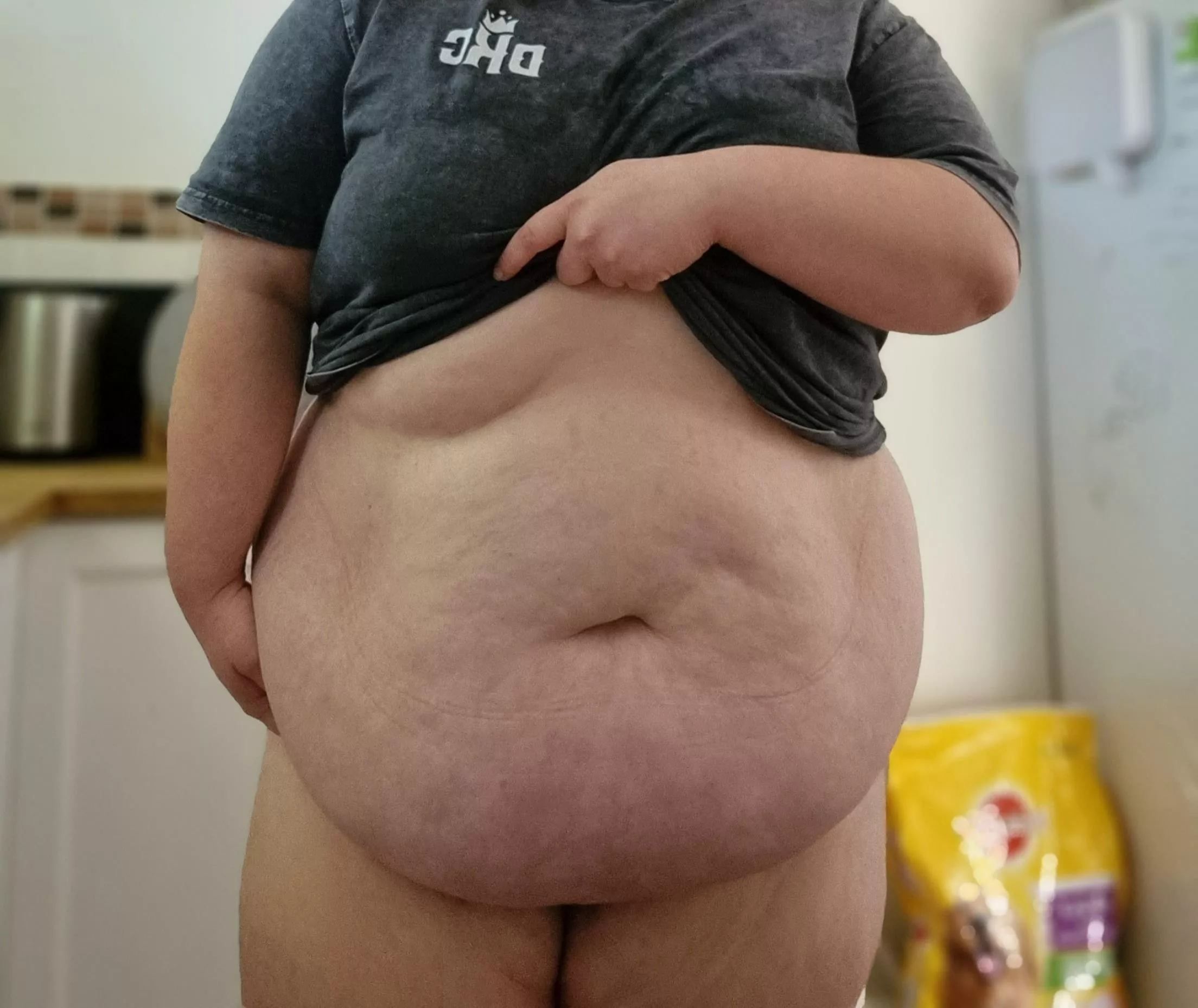 Can my big soft belly please get some love :3 21F