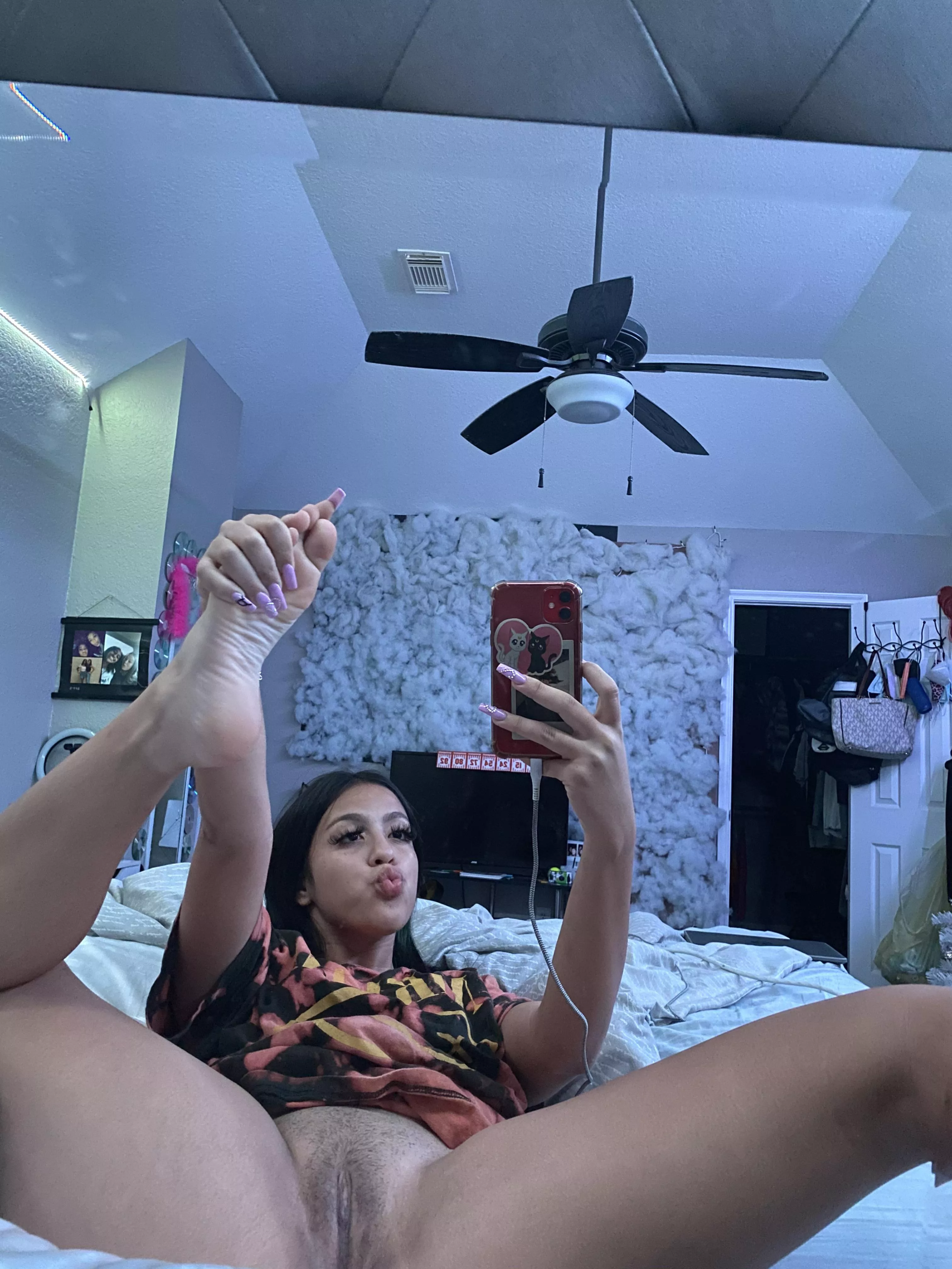 Can you make my legs go behind my head ðŸ¥º