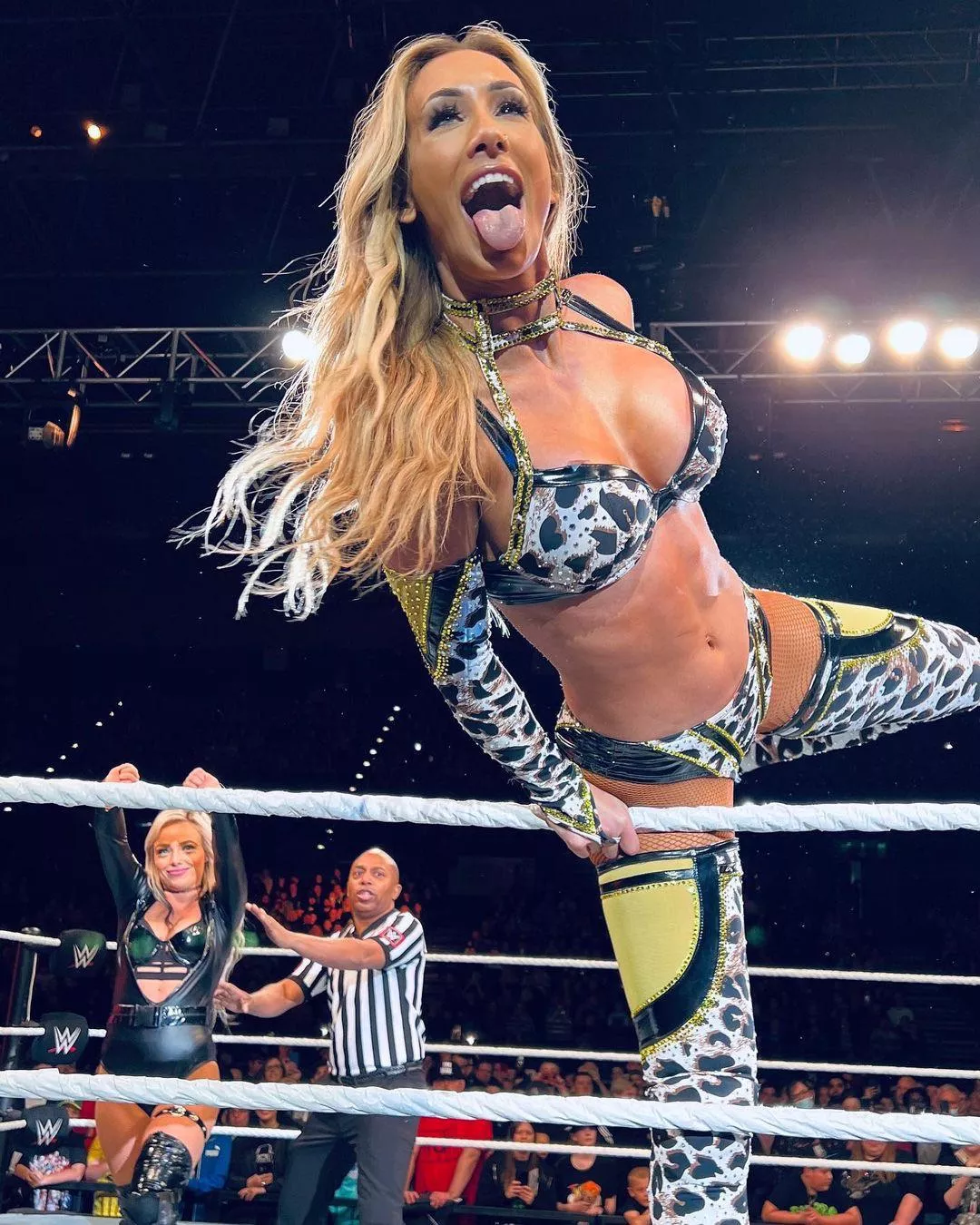 Carmella waiting for your 🥜 💦