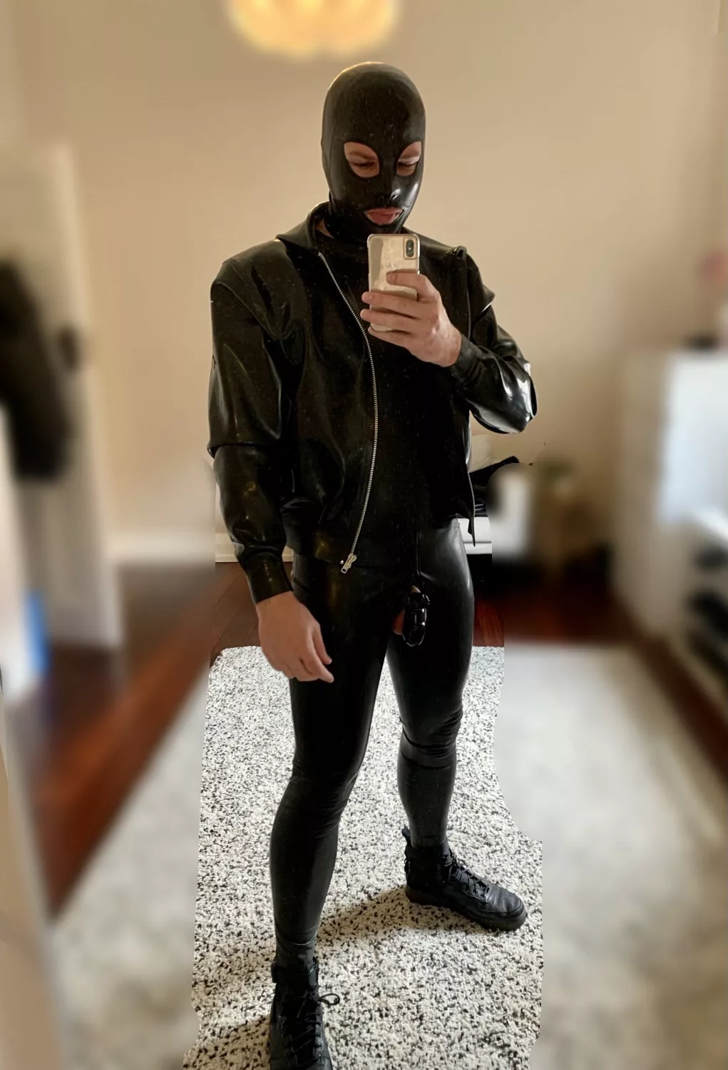 Casual locktober fit for a rubberist