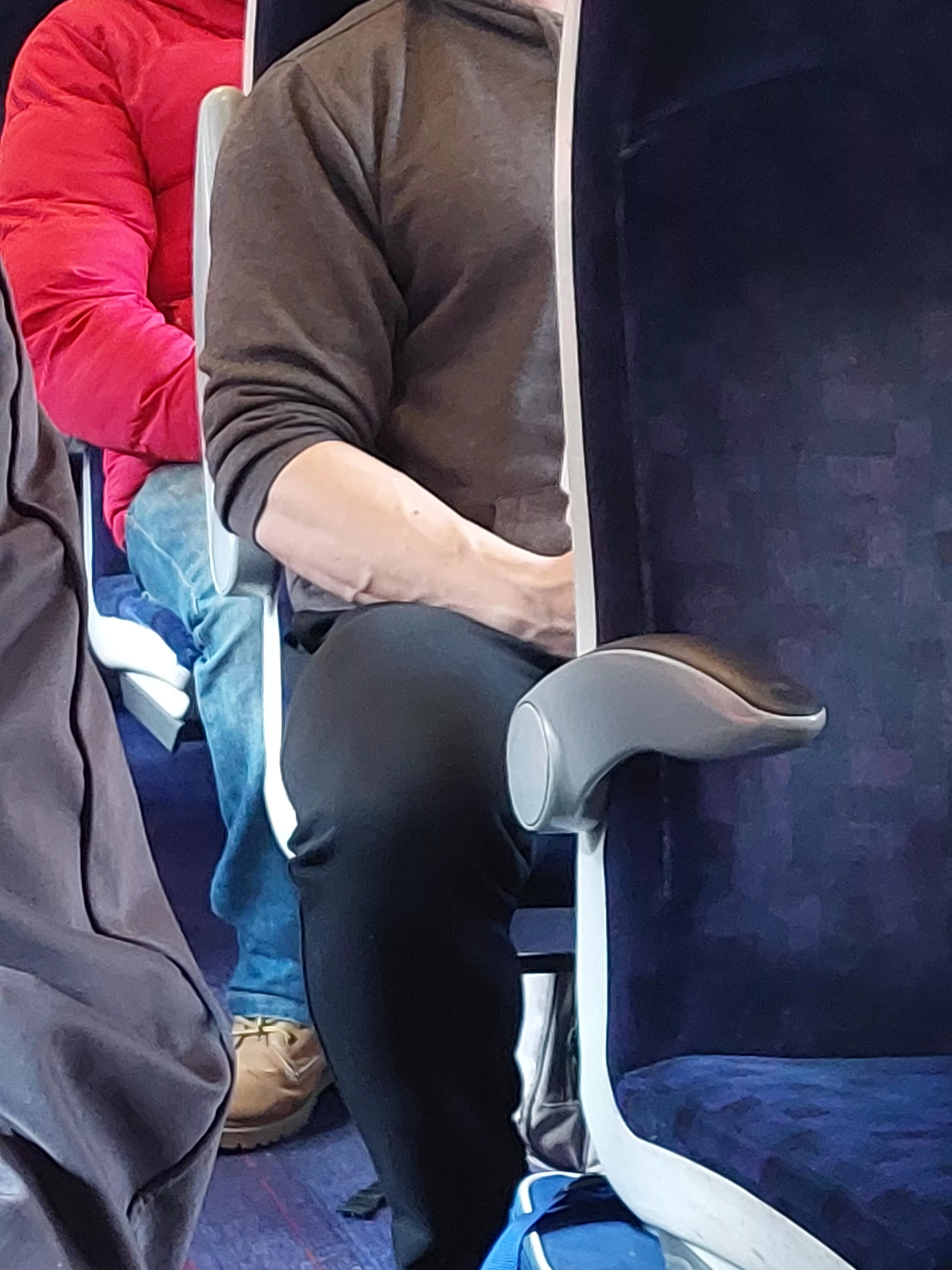 Casual UK train ride with these thicc forearms in view.