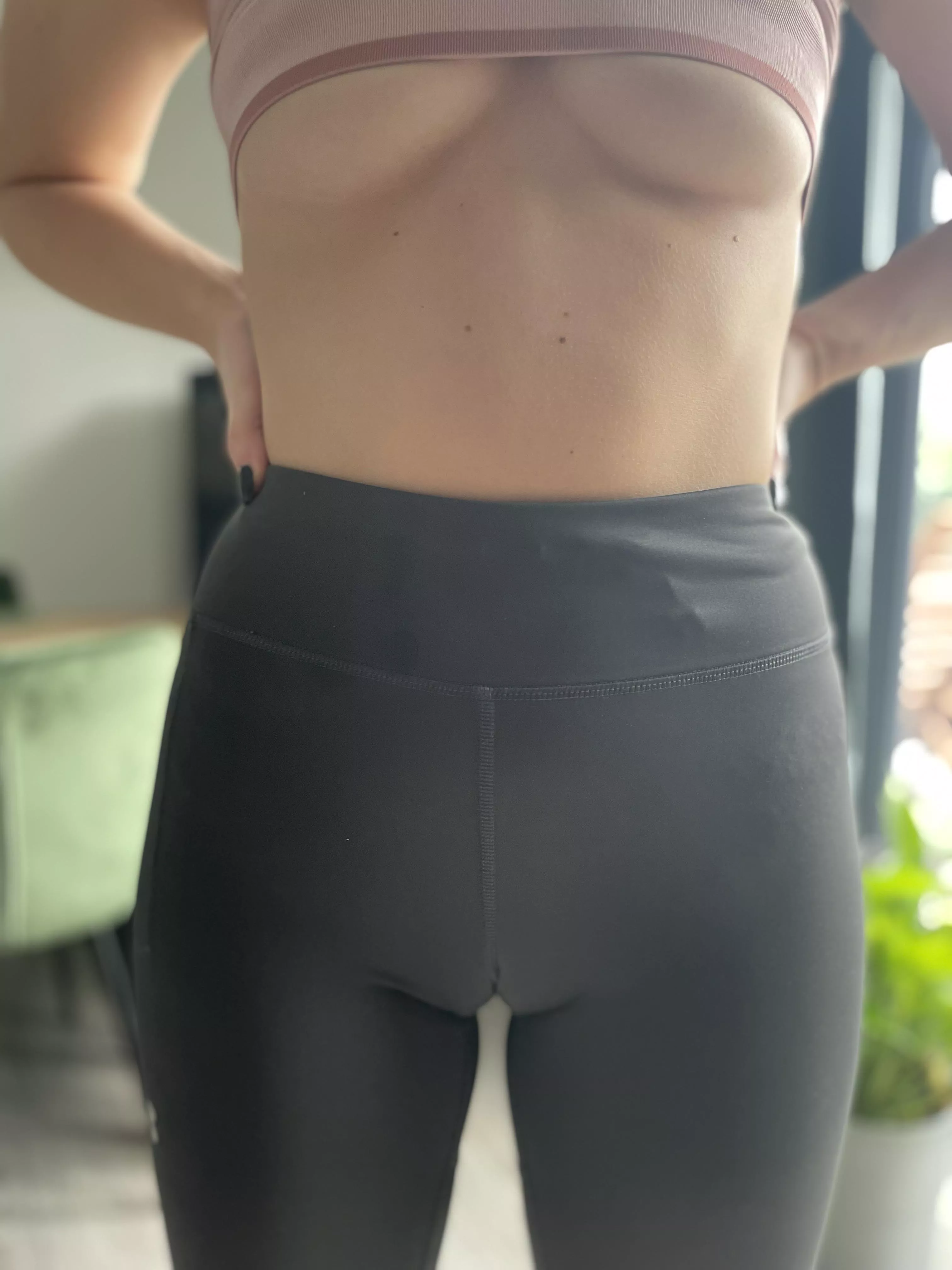 Check my cameltoe. Wanna be your favourite on Reddit.