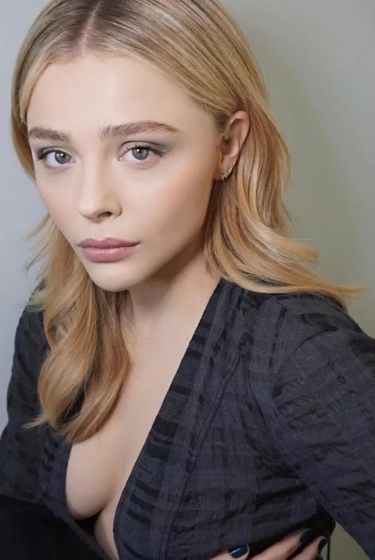 Chloe Grace face is perfect for cum shot