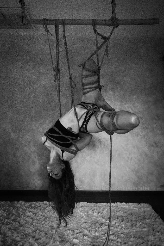 clearing my mind :) rope and photo by FredRx