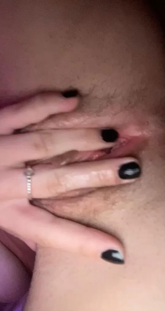 come help me play with my pussy 🥰