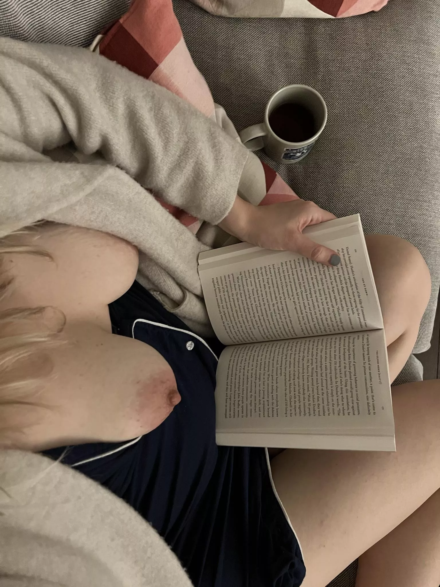 Come interrupt my reading ;) [f]