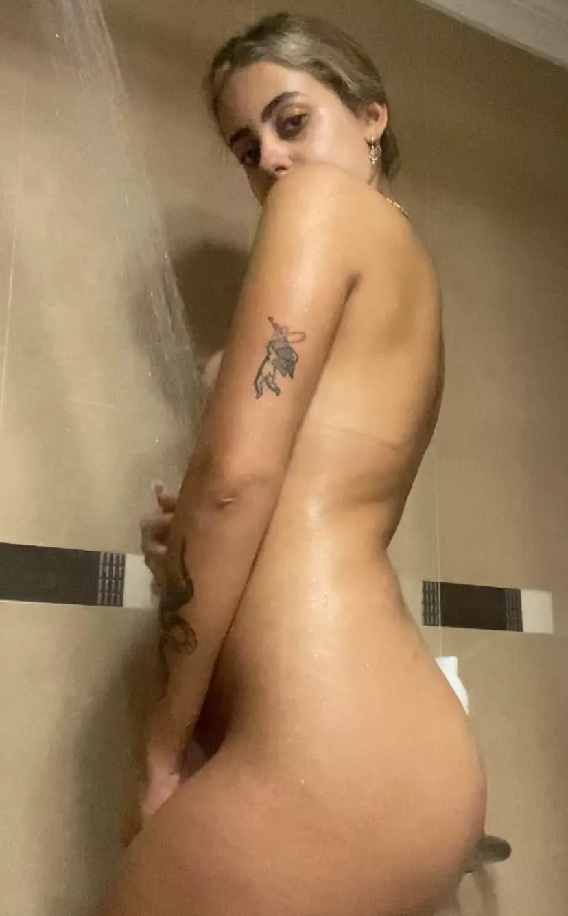 Come shower with meðŸ’¦