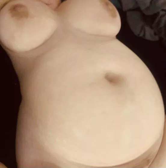 Come suckle me and cuddle with my belly