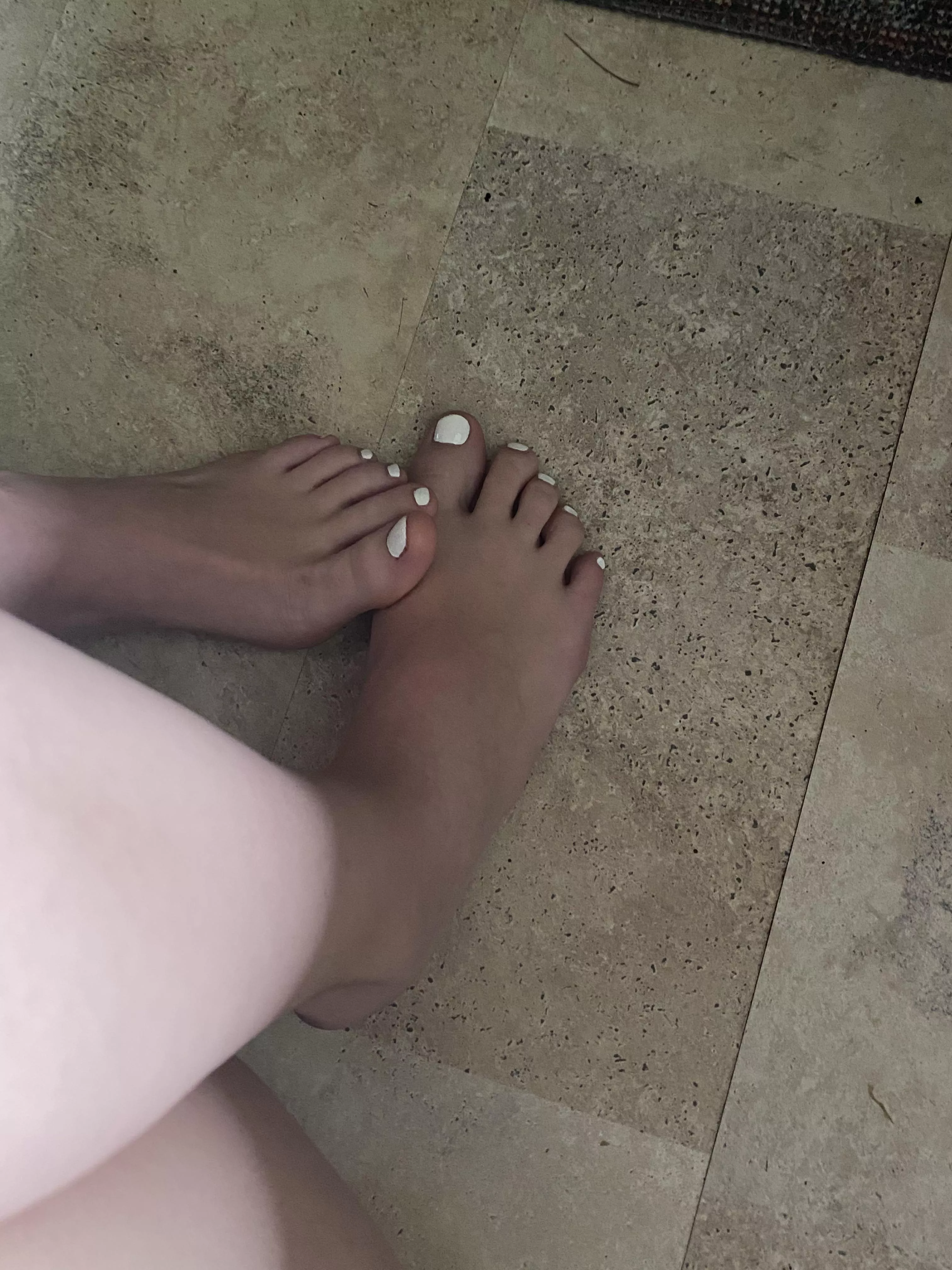 compliment my pretty toes