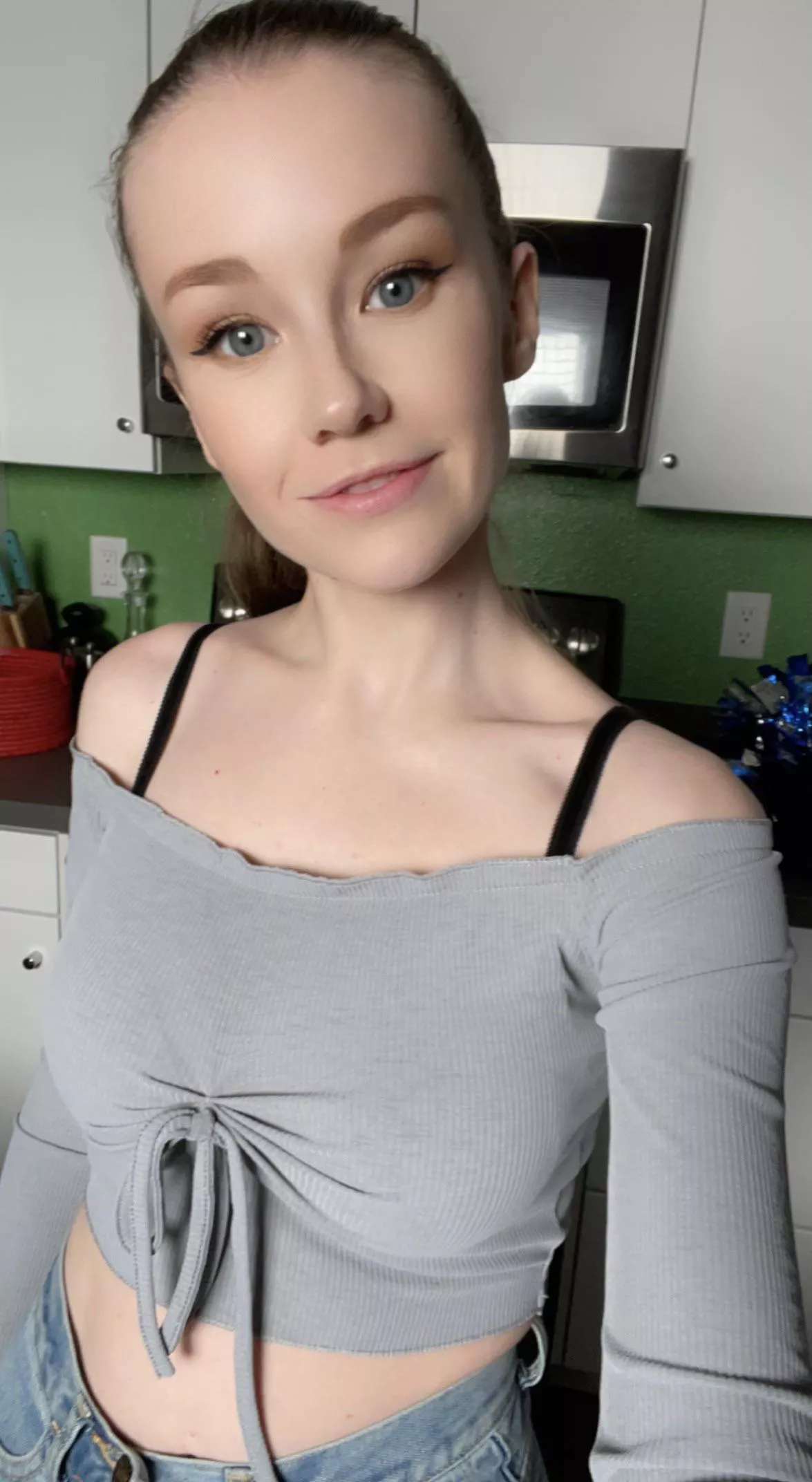 Cooking on twitch.tv/EmilyBloomShow