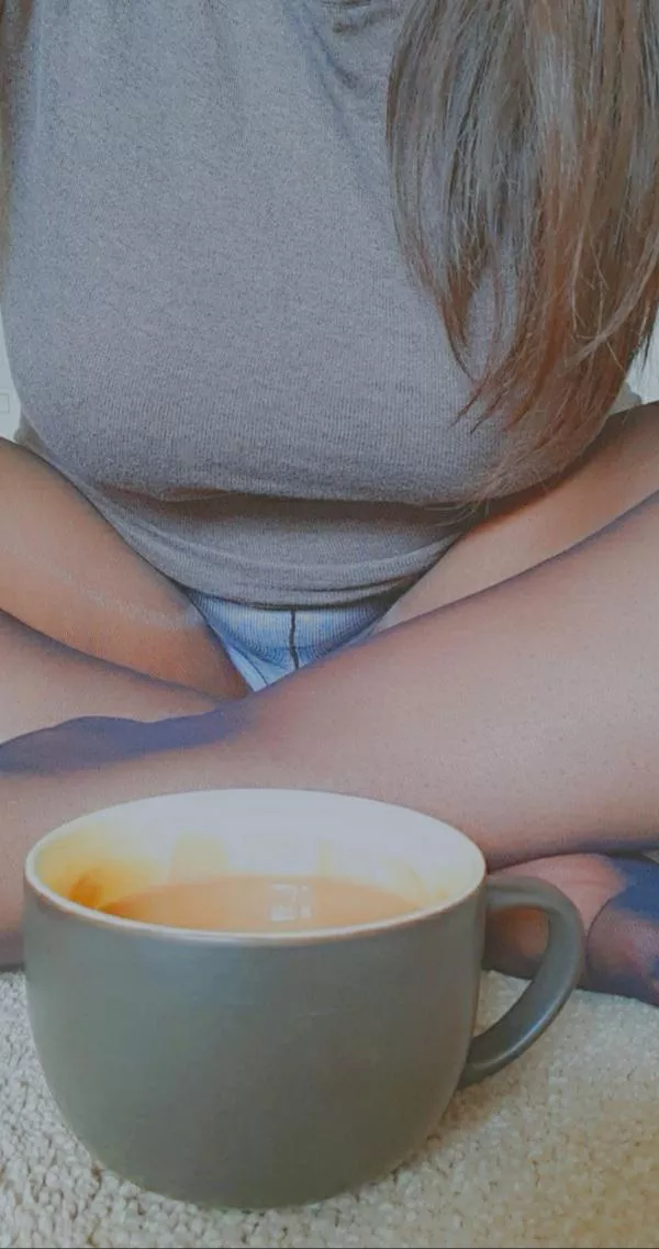 Cosying up with a brew [F] [OC]