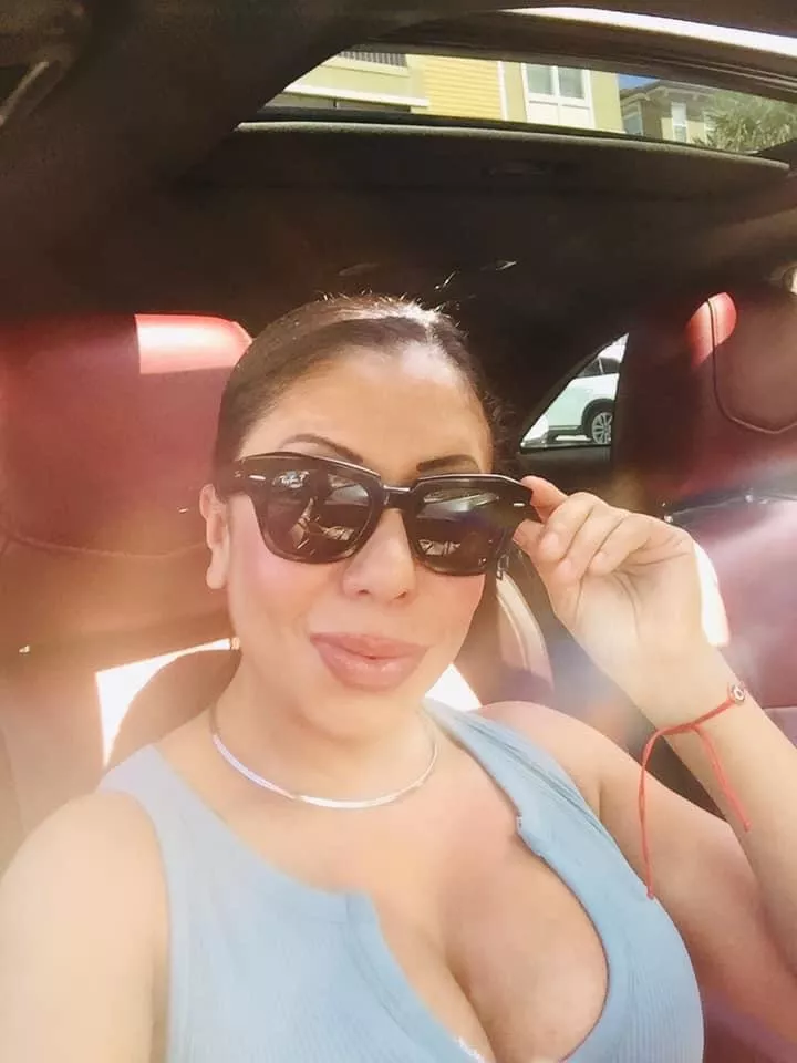 Cucsons busty mom