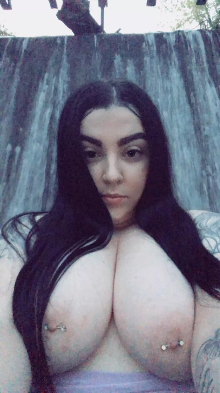 Cum all over my face and tits?🥺