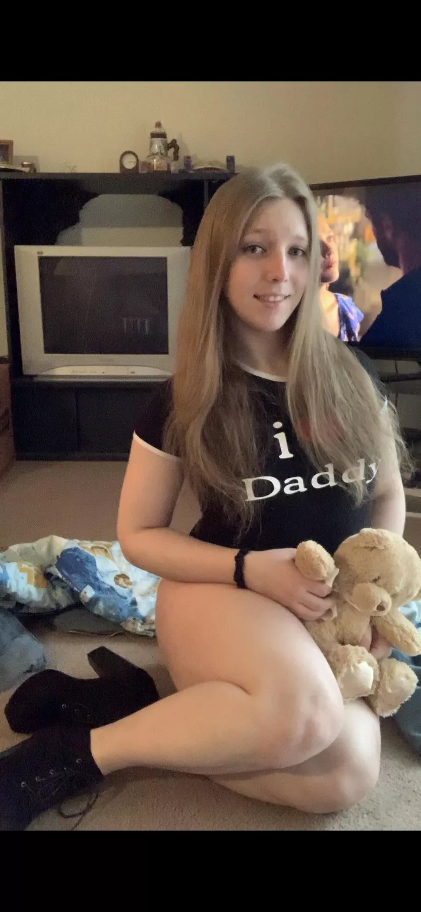 Cum play with me and my teddy. We both need some stuffing