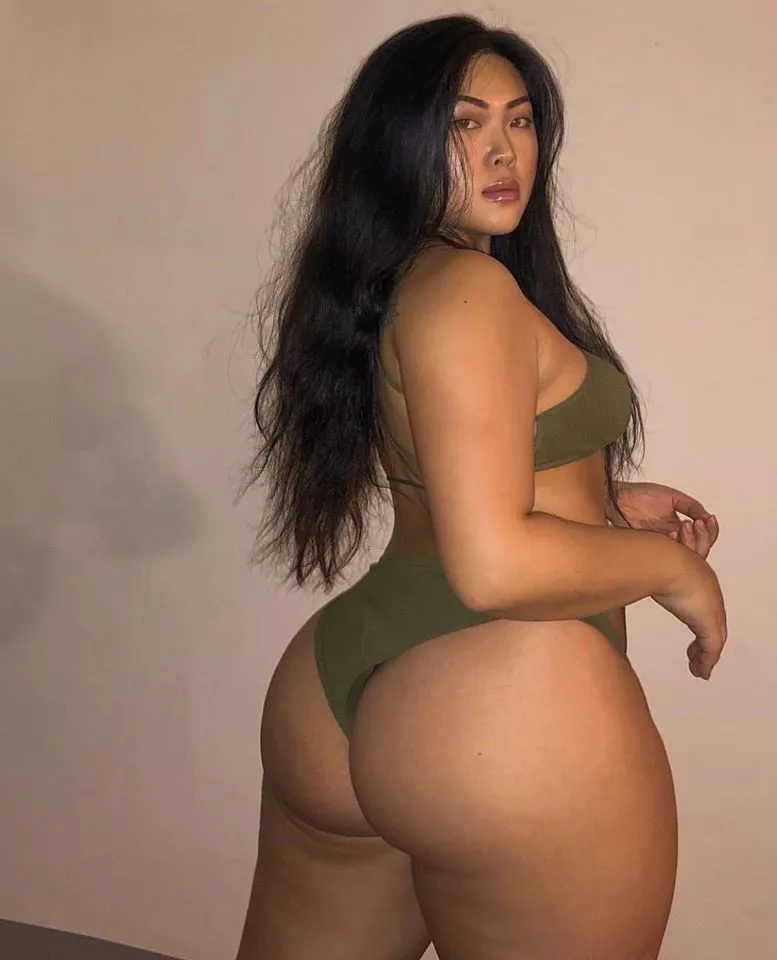 Curvy asian girl