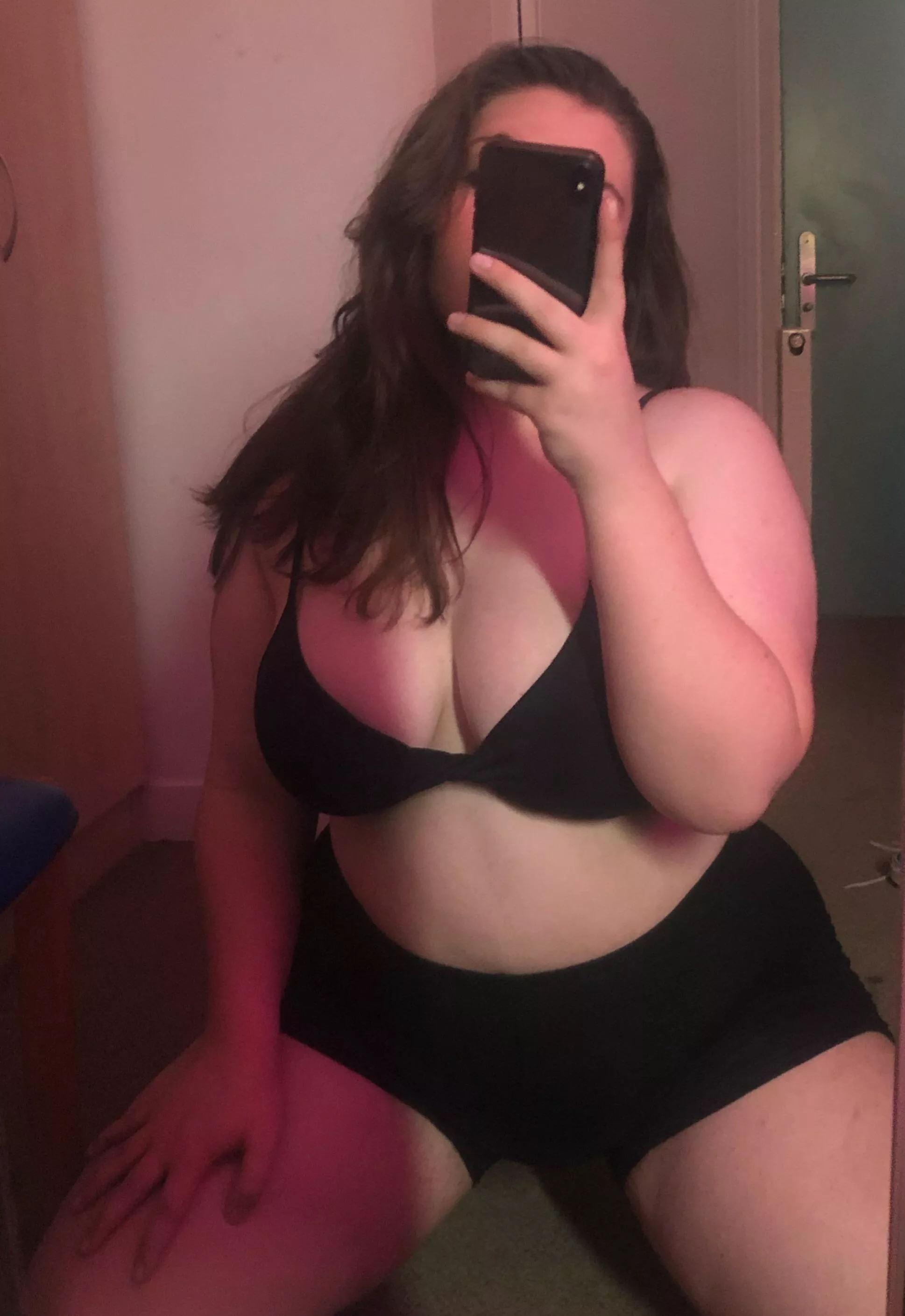 Curvy, university student from England ðŸ˜œðŸ–¤ follow my new FREE onlyfansðŸ”¥ link in comments â¬‡ï¸