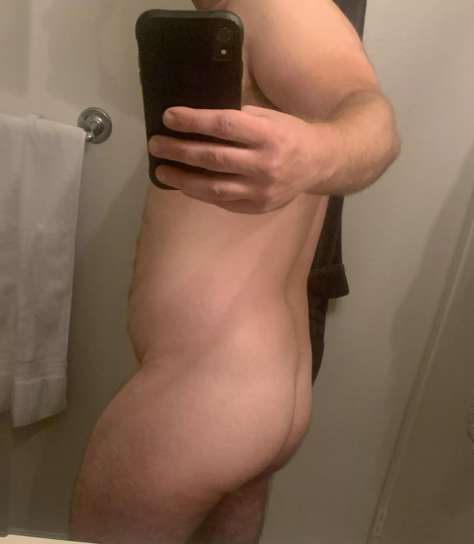 Cute Dad bod ass ??