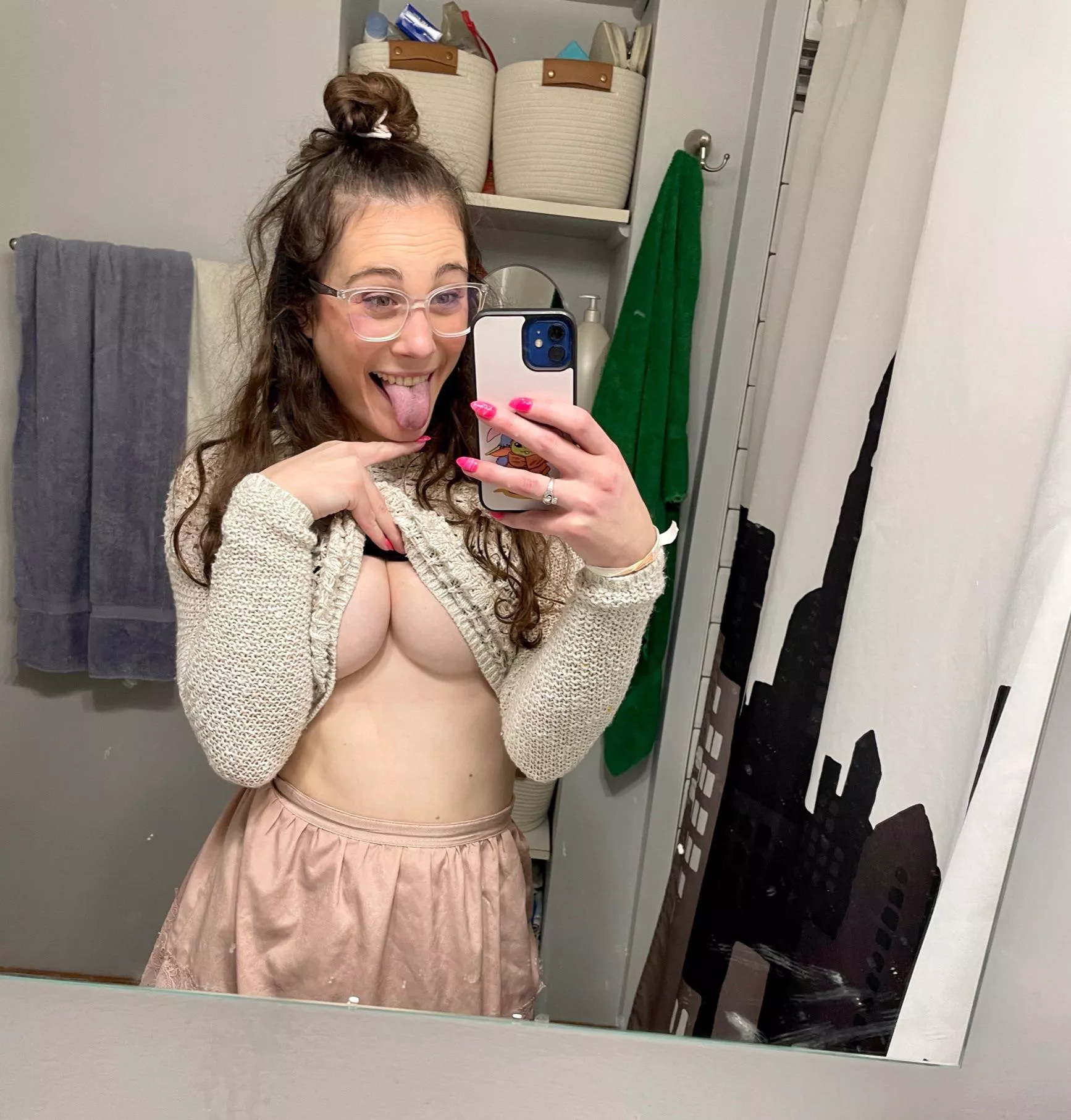 Cute little bathroom selfie