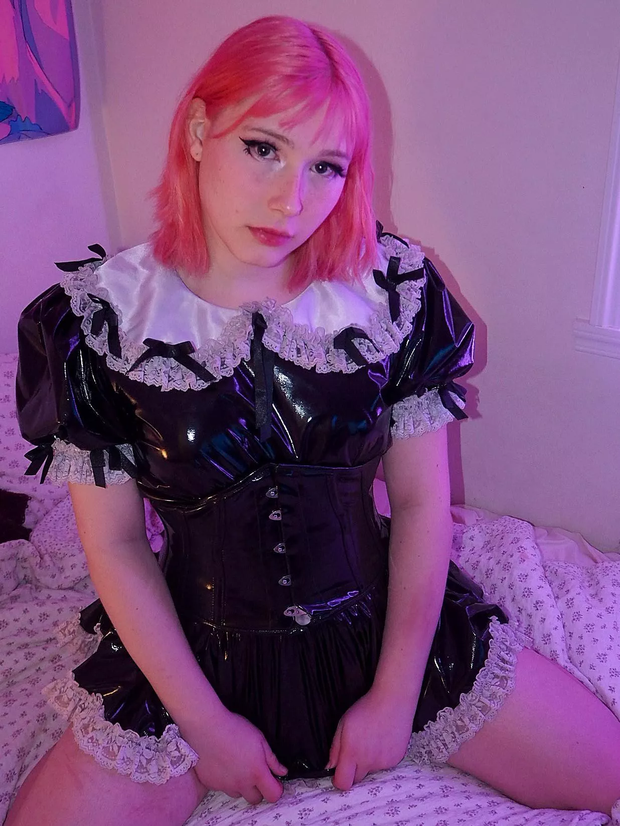 Cute maid at your service ðŸ–¤ðŸ˜‡ðŸ’¦