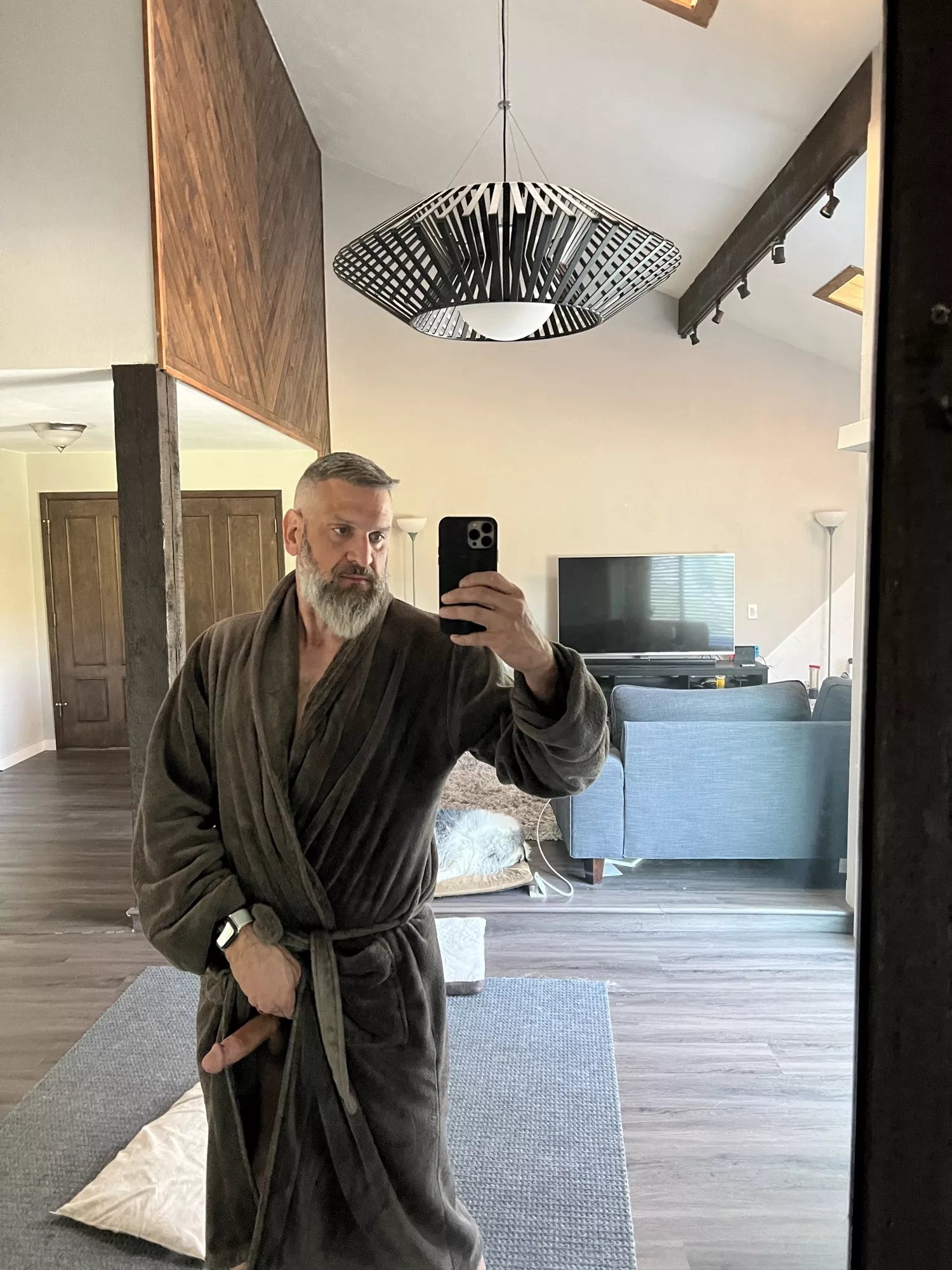 Daddy bear in his robe but this won’t stay in. This did alright on my Twitter, thought I’d share here.