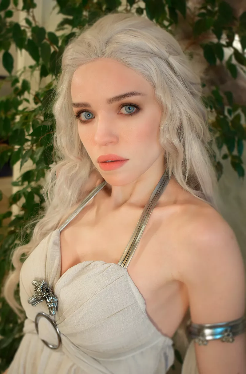 Daenerys cosplay by Tophwei