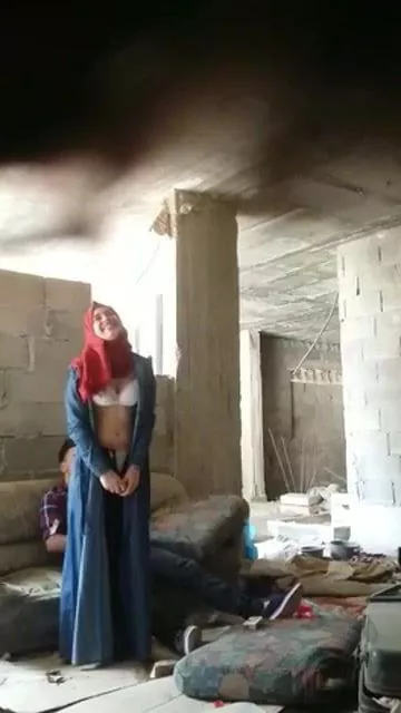 DESI GIRLðŸ‘‰ðŸ‘ŒFUCKING UNDER CONTRACTION BUILDING WITH BOYFRIEND