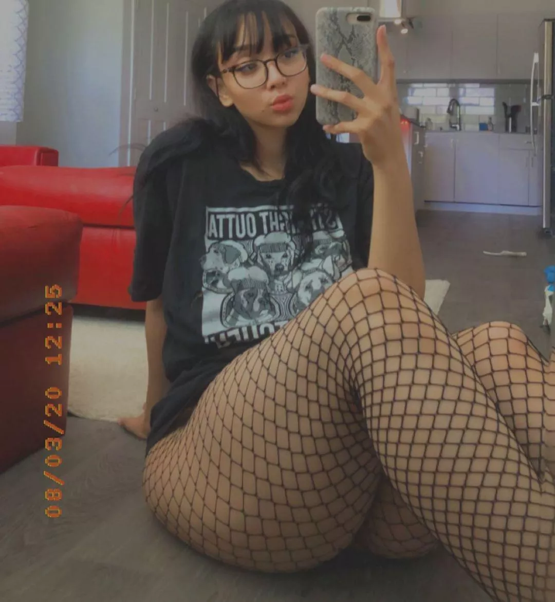 Do I have thick thighs? I dont usually wear fishnets but they actually look good!!