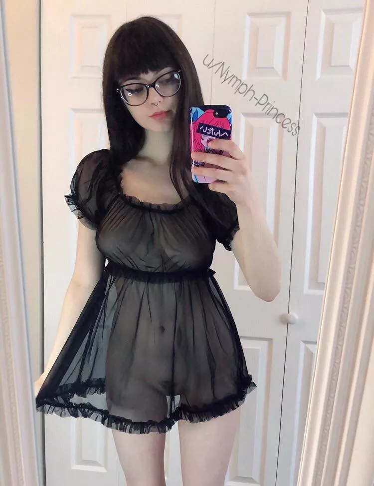 do like this lil dress on me?ðŸ–¤