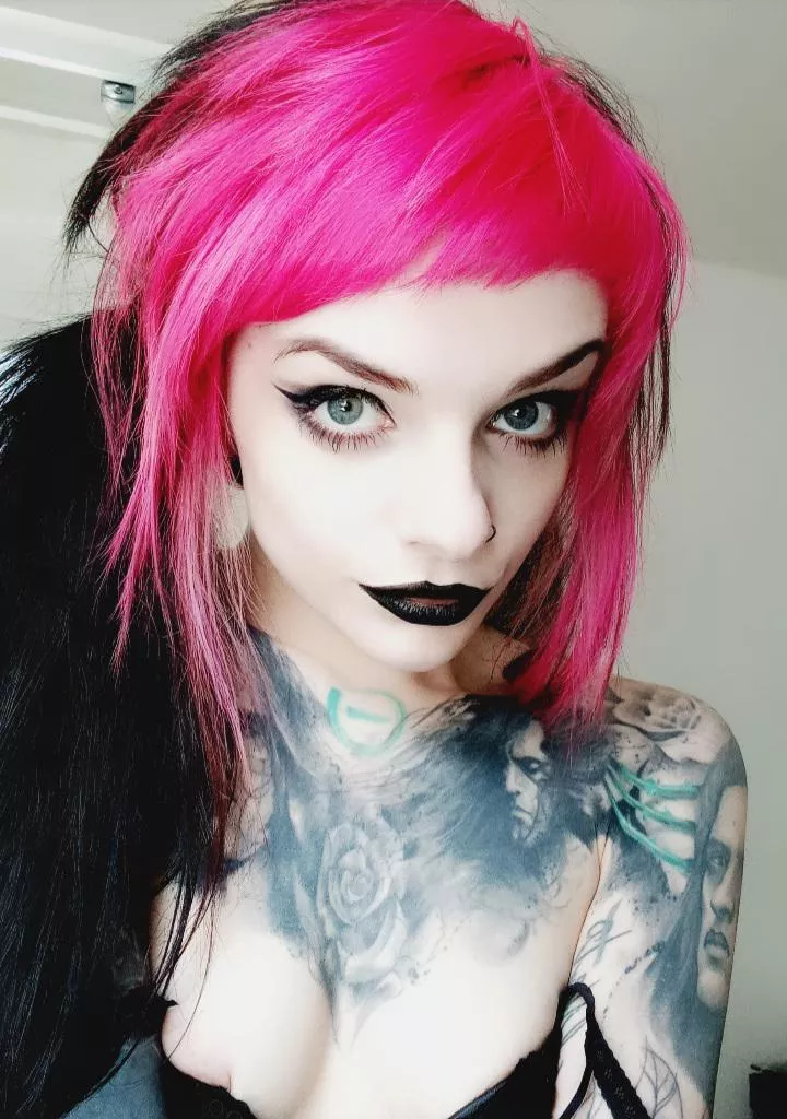 Do you like black lipstick?