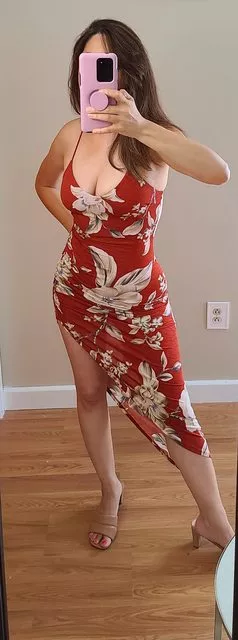 Do you like how my new dress fits me?