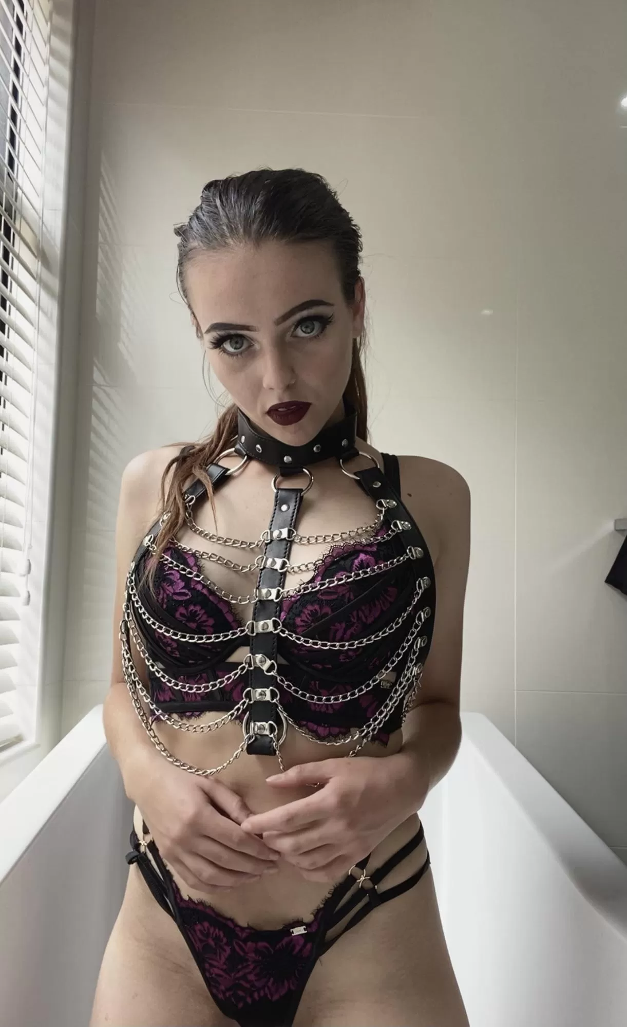 Do you like my chain harness? ðŸ–¤ðŸ˜˜