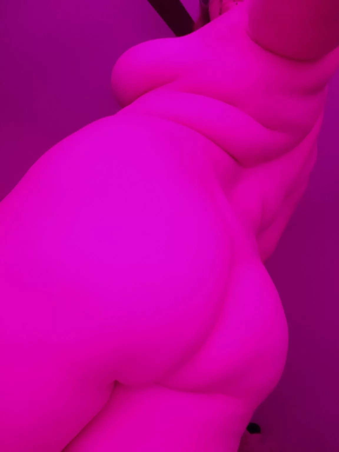 Do you like my pink lighting?