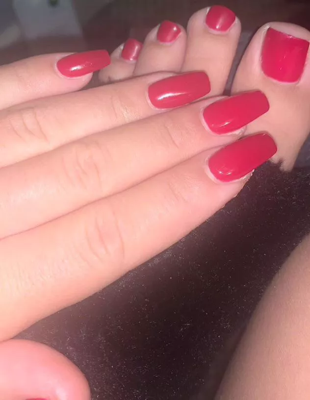 Do you like my red nails? Theyâ€™d look better wrapped around your cock