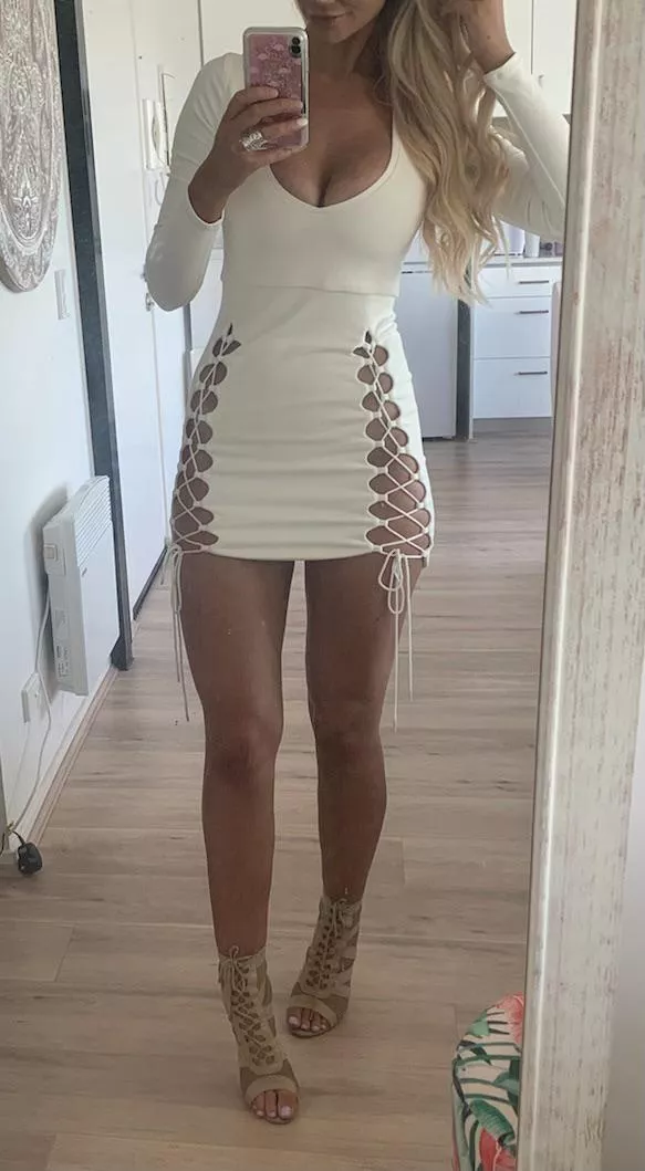 Do you like this dress on me?