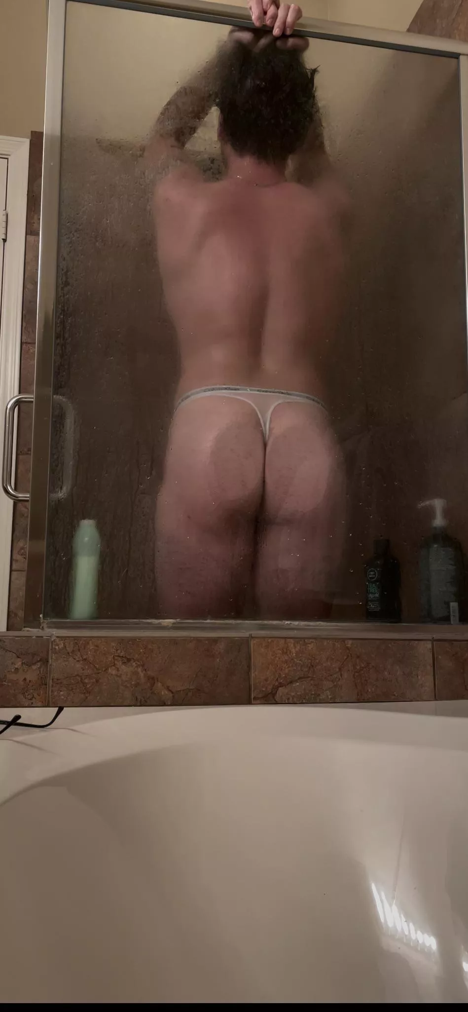 Do you think my ass looks better wet or dry? 😇👀😈