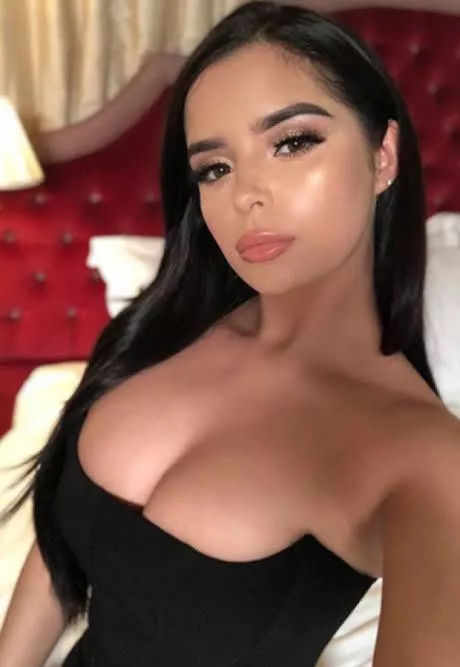 does anyone know xxx video with this person?