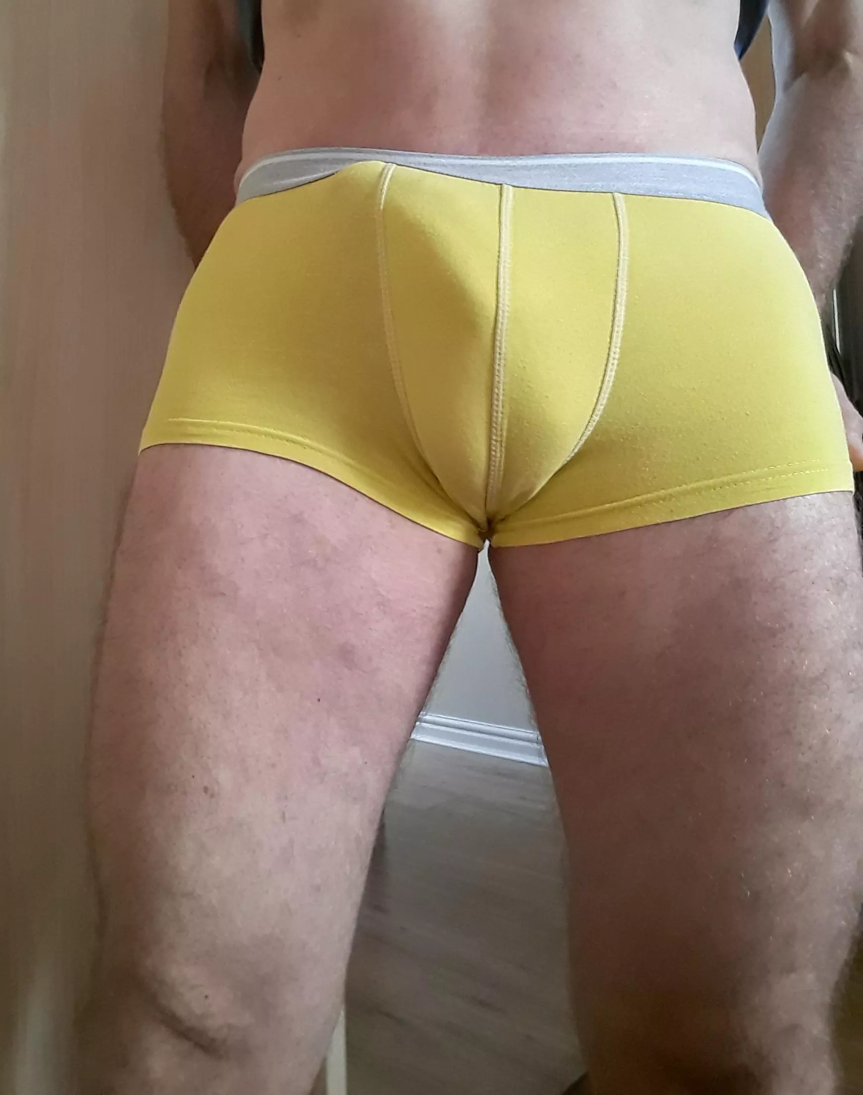 Does yellow show off my cock better 😈😘🍆