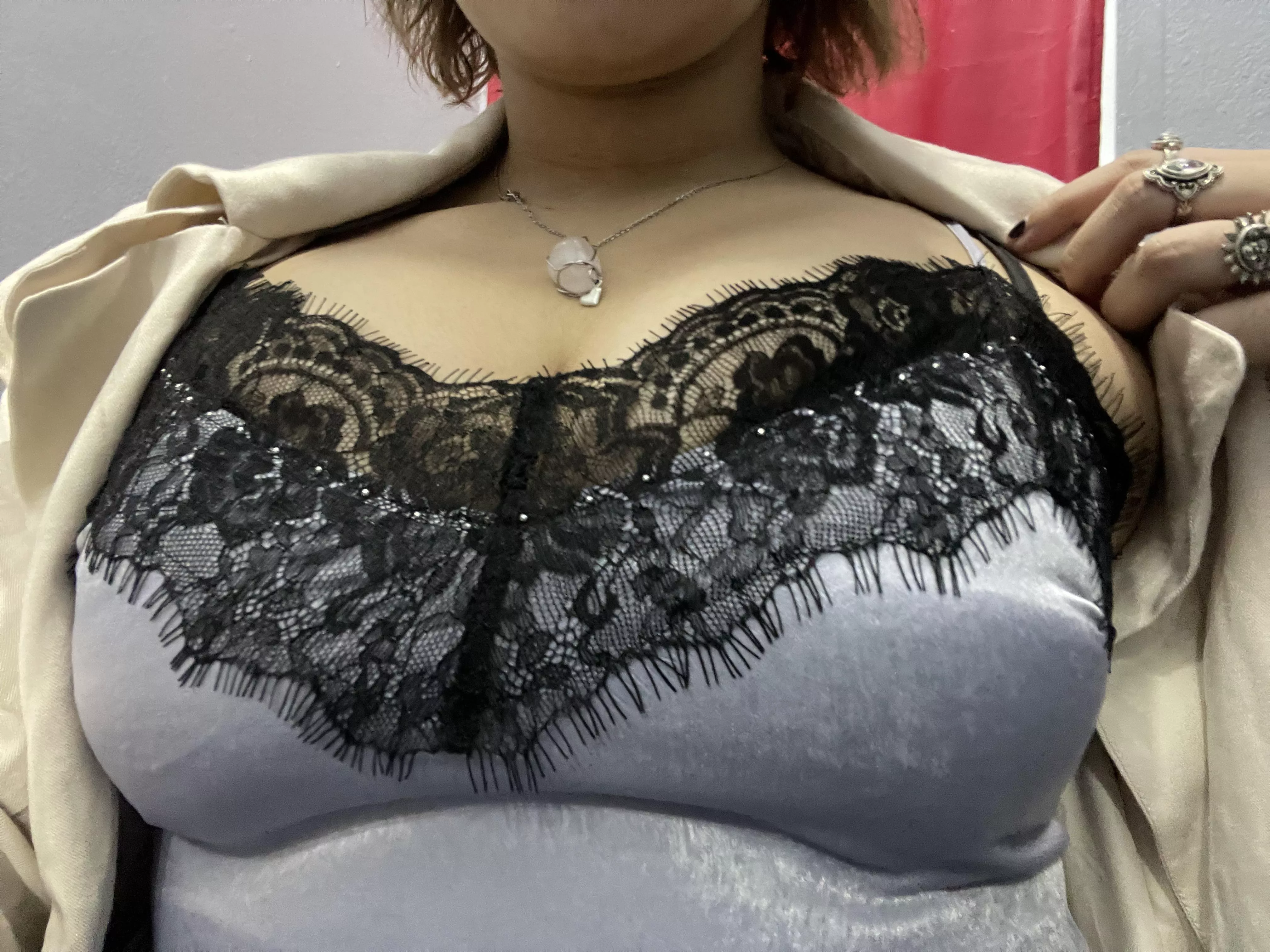 [domme] do you want to bury your ridiculous face in my beautiful boobs? You’re literally begging, you’re so fun.