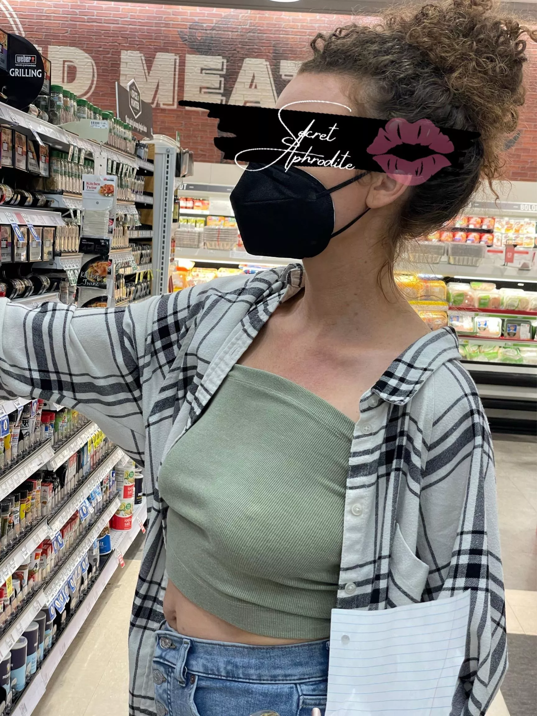 Don’t mind her, just your neighborhood hotwife shopping for spices 🌶