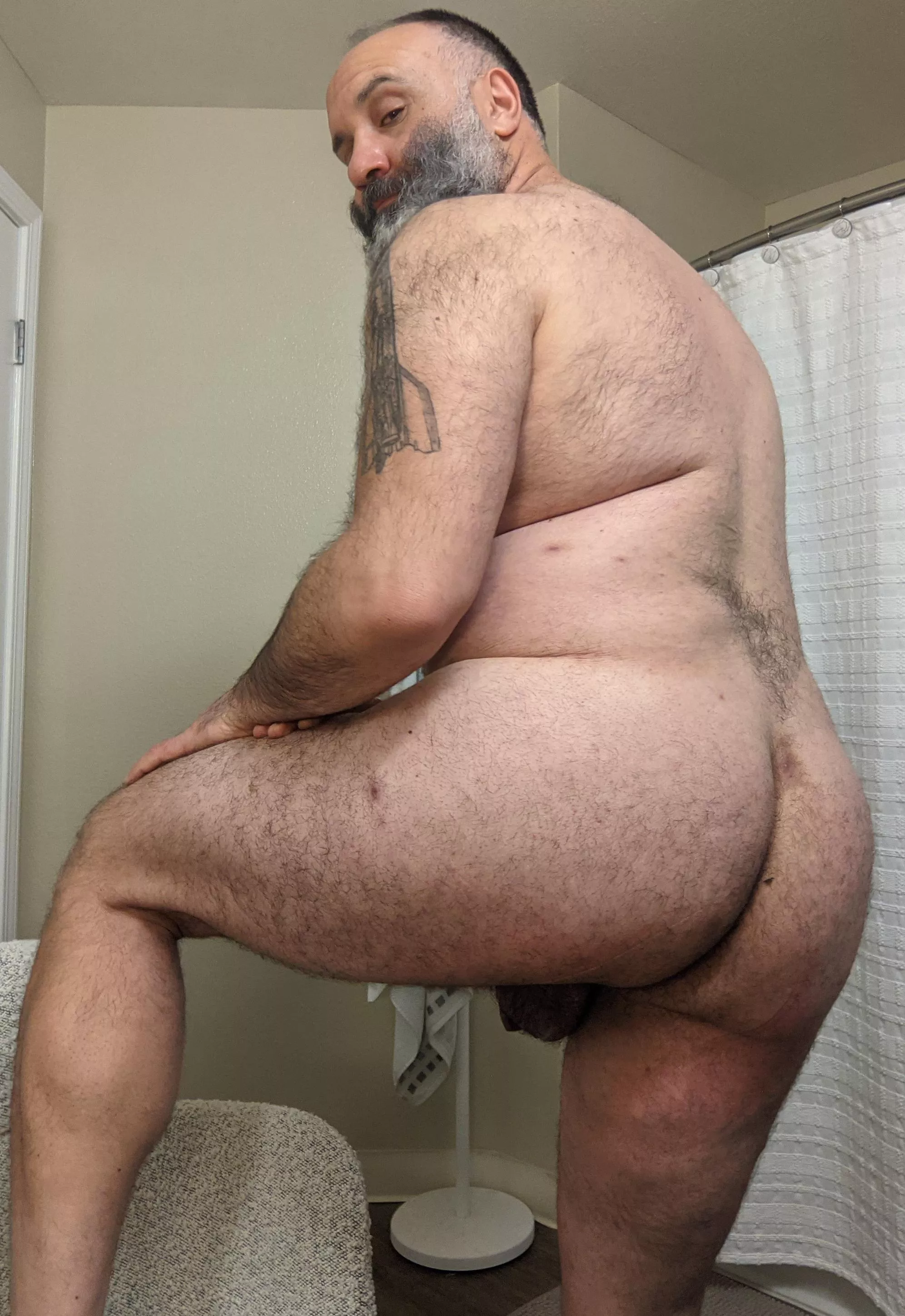 Don't see too many daddy backsides on this sub