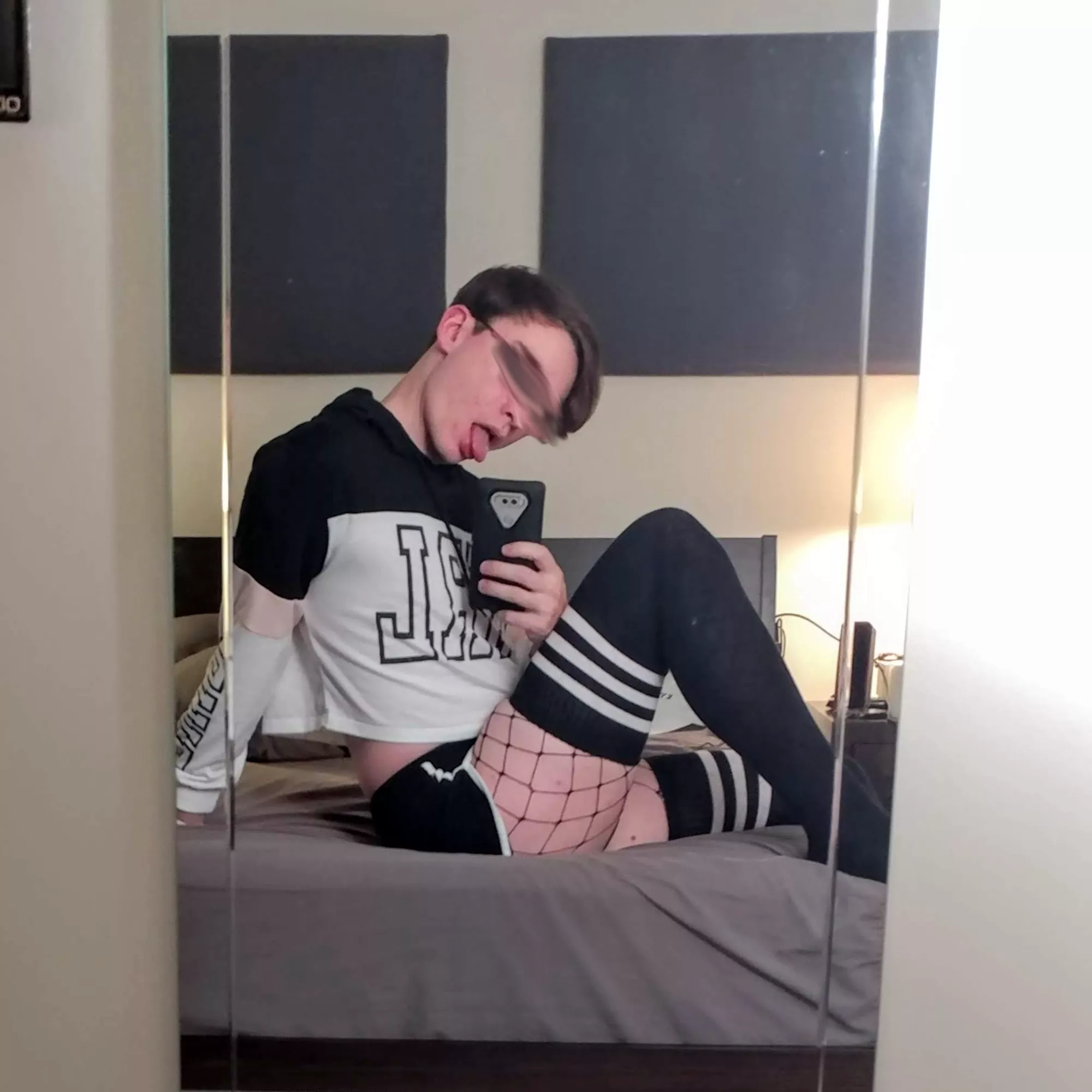 dressing like a slutty e-girl was the best way to improve my self image ðŸ¥°