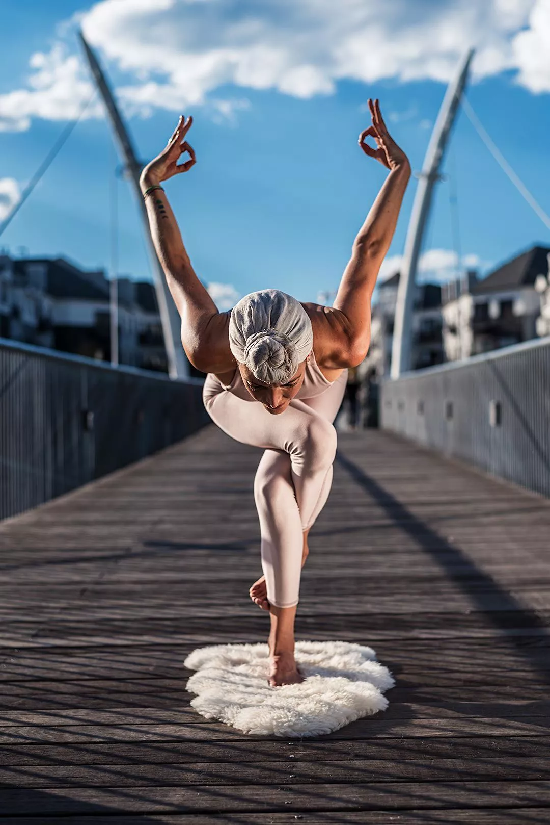 Eagle legs and mudras on bridges