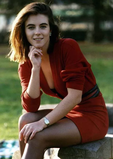 Elizabeth Hurley in 1989